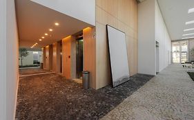 Loft com sacada, lareira e garagem no Parque Una